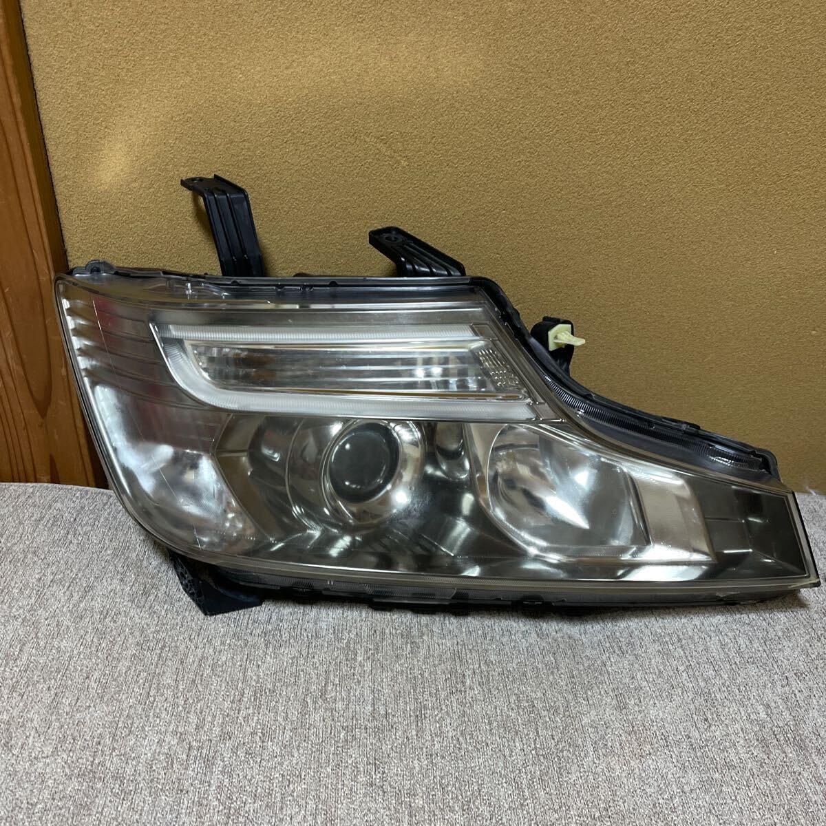 ステップワゴンRK5ヘッドライト左右セット